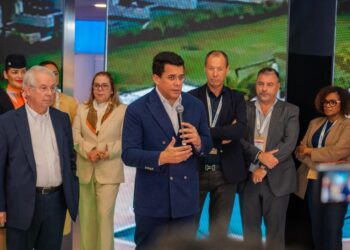 Turismo y Air Caraibes anuncian nueva ruta hacia Samaná desde Paris