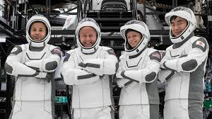 La Crew-11 se desacopla de la EEI e inicia su regreso a la Tierra con tripulante enfermo